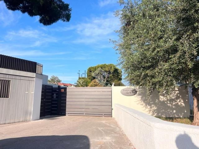 Villetta a schiera in vendita di 308 m² in Via Giulio Petroni, 132