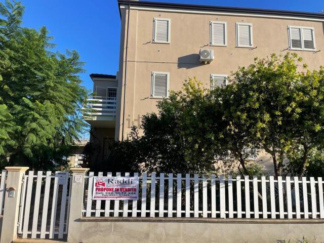 Villetta a schiera in vendita di 310 m² in Via Costantino Mortati, 22