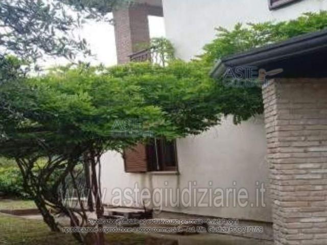 Villetta a schiera in vendita di 310 m² in Strada Montagna, 2