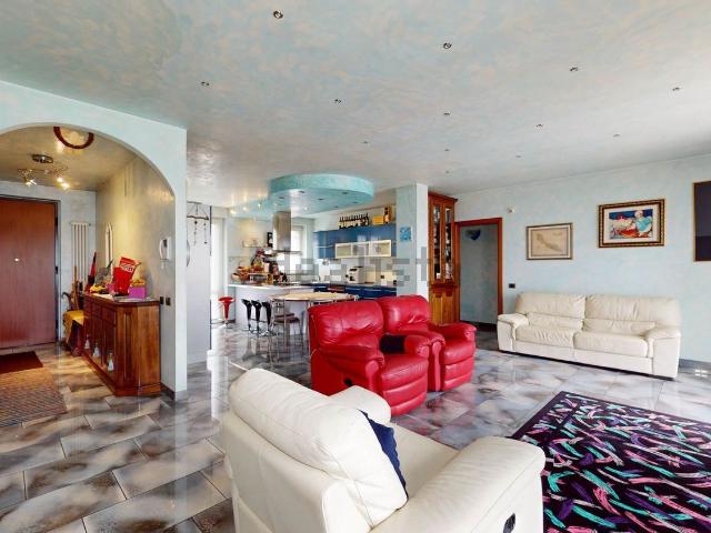 Villetta a schiera in vendita di 312 m² in Via Castellazzo, 8