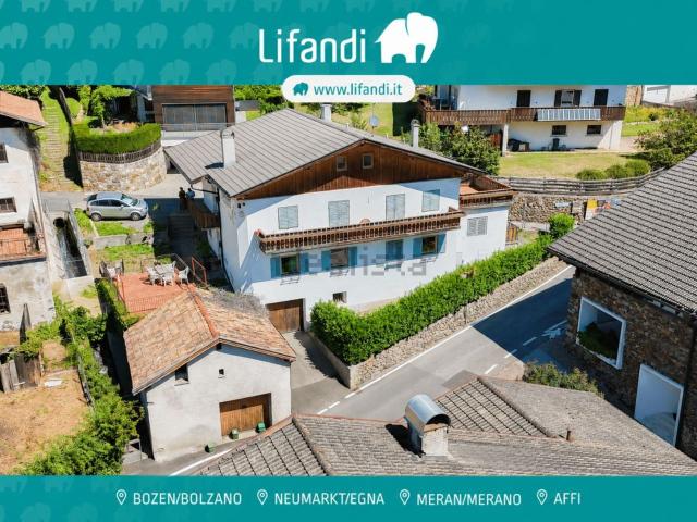 Villetta a schiera in vendita di 315 m² in Via Frêiten