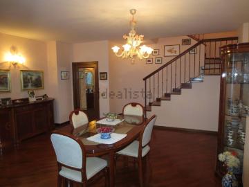 Villetta a schiera in vendita di 315 m² in Via Valli di Lisciano