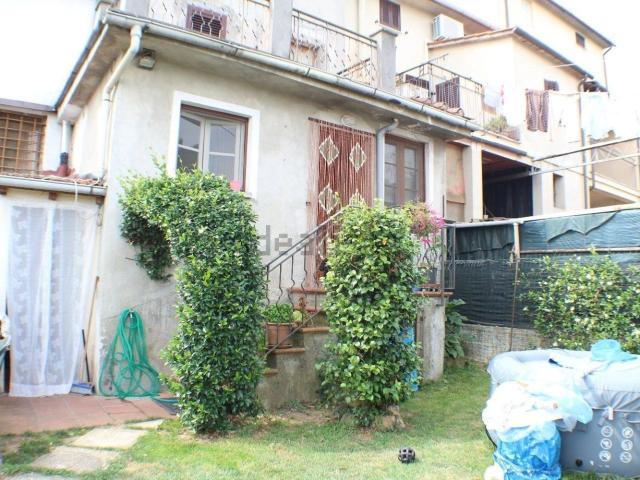 Villetta a schiera in vendita di 320 m² in Via della Ruga, 23
