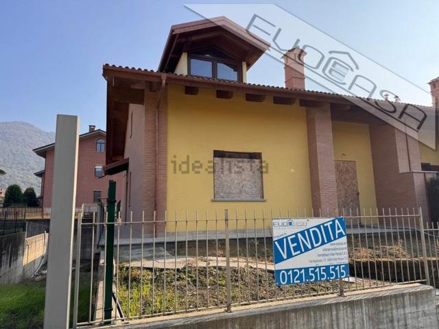 Villetta a schiera in vendita di 320 m² in Via L. Bianciotto
