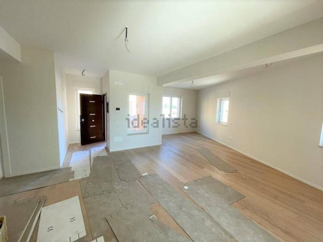 Villetta a schiera in vendita di 320 m² in Via Manfredonia, 18