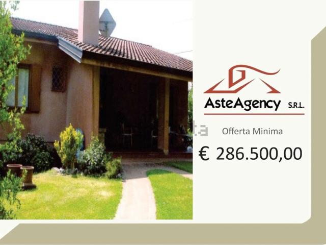 Villetta a schiera in vendita di 324 m² in Via Nuova Fratte, 61