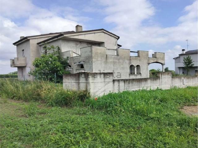 Villetta a schiera in vendita di 325 m² in Via Giacomo Leopardi