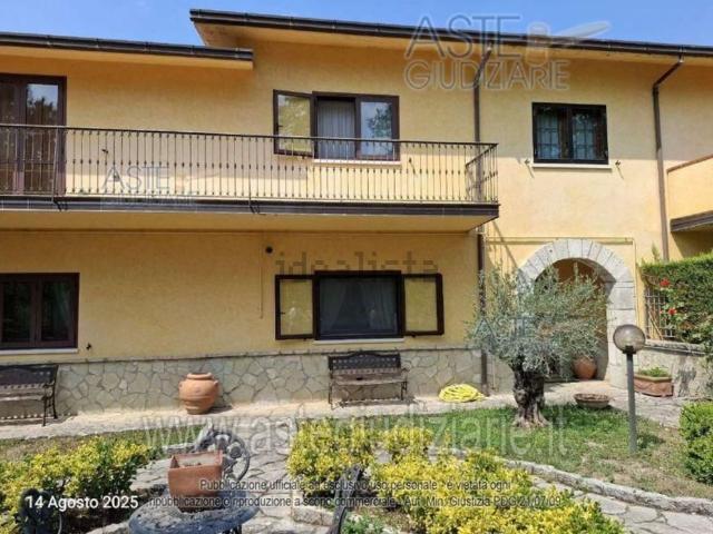 Villetta a schiera in vendita di 325 m² in Via Fonte di Vito, 6