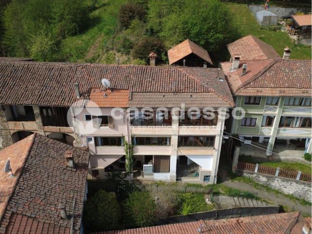 Villetta a schiera in vendita di 329 m² in Frazione Foresto Via Maggiore, 25