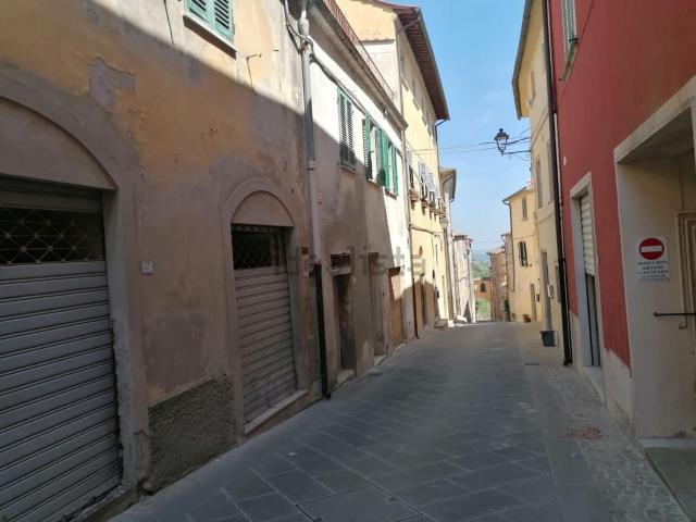 Villetta a schiera in vendita di 330 m² in Via Magenta, 56035