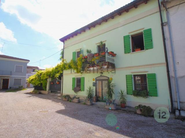 Villetta a schiera in vendita di 330 m² in Via Roma, 126