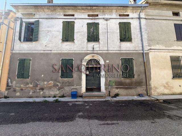 Villetta a schiera in vendita di 333 m² in Via Nicolò Tomaseo, 78