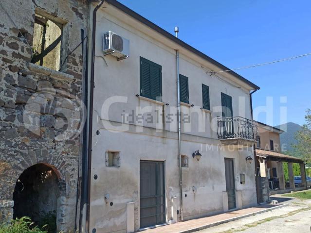 Villetta indipendente in vendita di 377 m² in Via Cese I, 59
