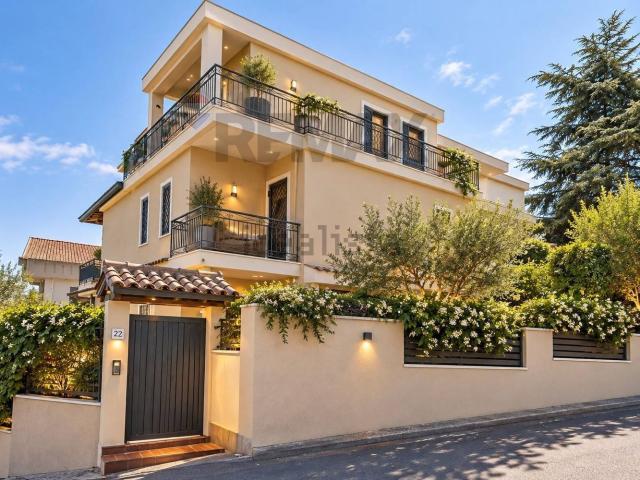Villetta a schiera in vendita di 350 m² in Via Dante Maiorana, 22