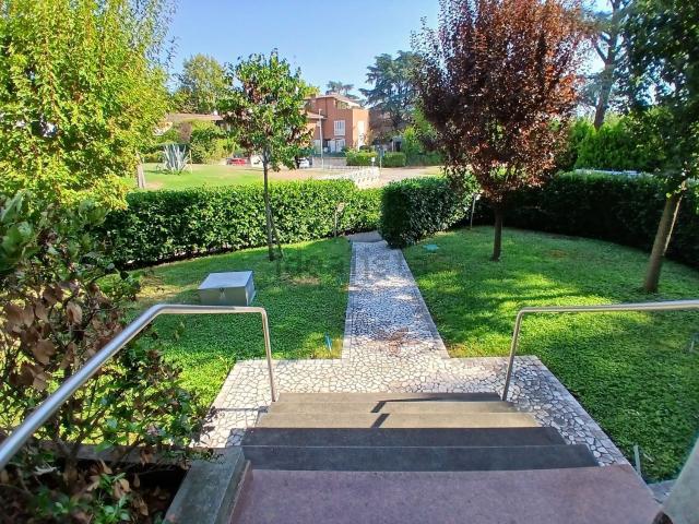 Villetta a schiera in vendita di 350 m² in Via dello Zodiaco