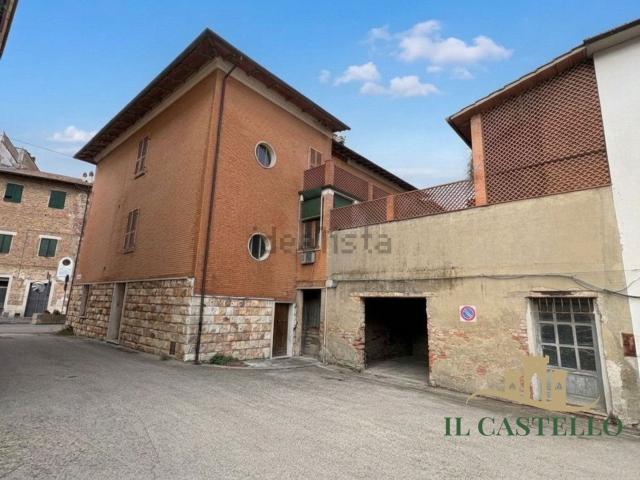 Villetta a schiera in vendita di 350 m² in Via della Chiesa