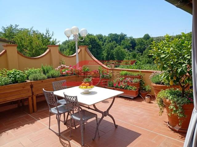 Villetta a schiera in vendita di 350 m² in Via della Torretta, 51035