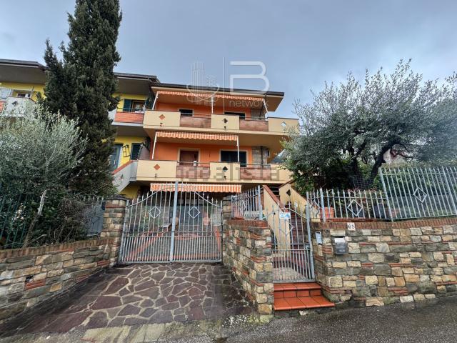 Villetta a schiera in vendita di 350 m² in Via di Gragnano