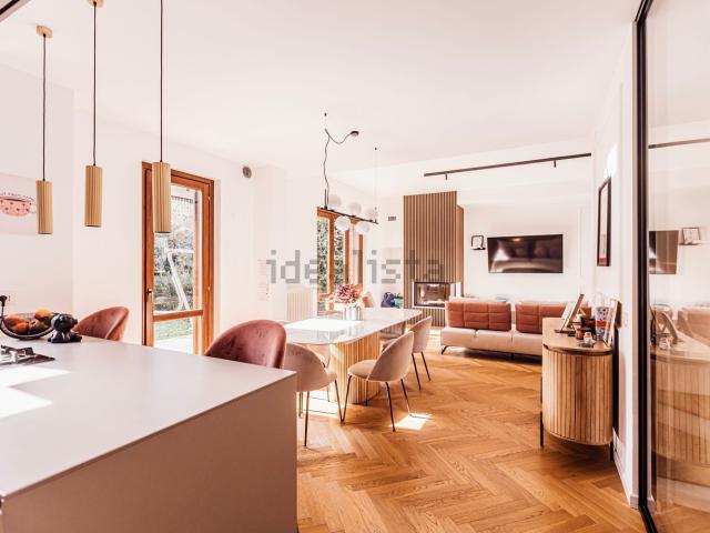 Villetta a schiera in vendita di 350 m² in Via Incoronata, 82