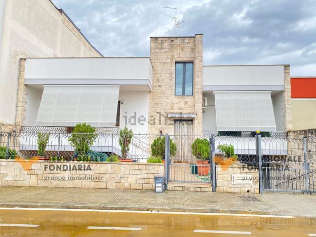 Villetta a schiera in vendita di 352 m² in Via Giacomo Matteotti, 74