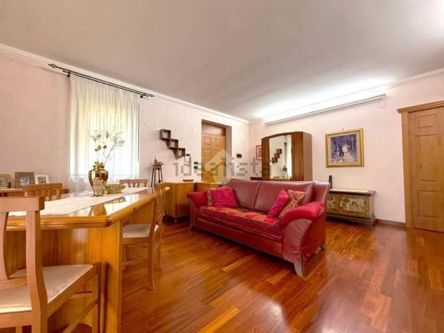 Villetta a schiera in vendita di 355 m² in Via Giuseppe Impastato, 3