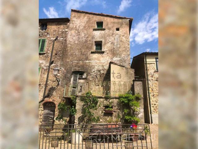 Villetta a schiera in vendita di 355 m² in Piazza Sebastiano Agostini, 2