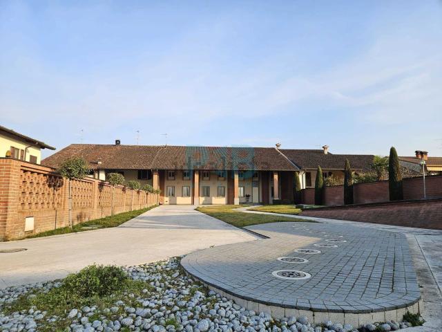 Villetta a schiera in vendita di 360 m² in Via Maglio, 54