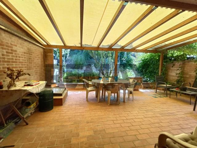 Villetta a schiera in vendita di 365 m² in Via Giovanni Cecchini, 14