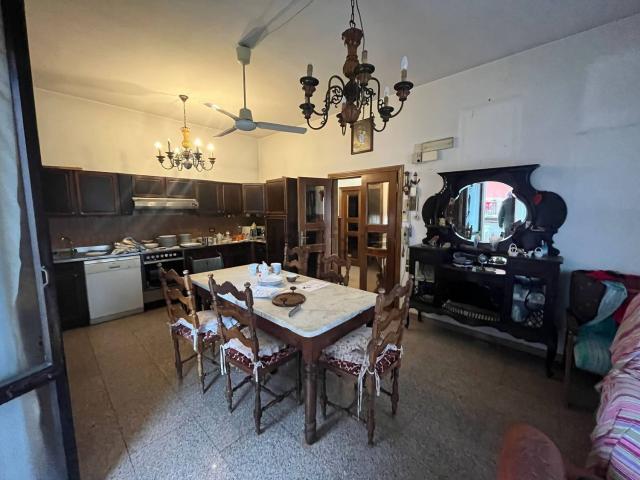 Villetta a schiera in vendita di 365 m² in Via Francesca Sud, 142