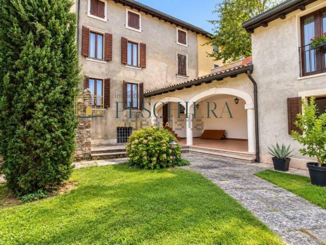 Villetta a schiera in vendita di 380 m² in Via Olmo, 1