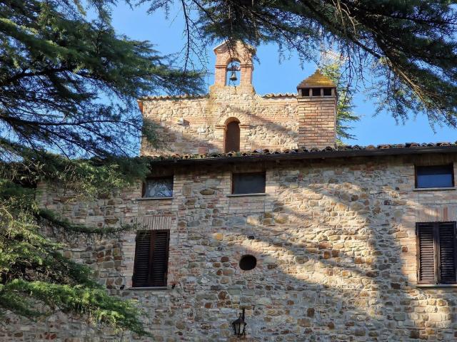 Villetta a schiera in vendita di 380 m² in Frazione Niccone