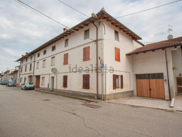 Villetta a schiera in vendita di 390 m² in Via Zara, 33