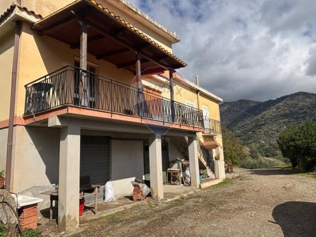 Villa singola in vendita a Fiumedinisi