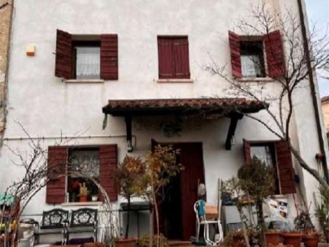 Villetta bifamiliare in vendita di 143 m² in Via dei Bert, 36