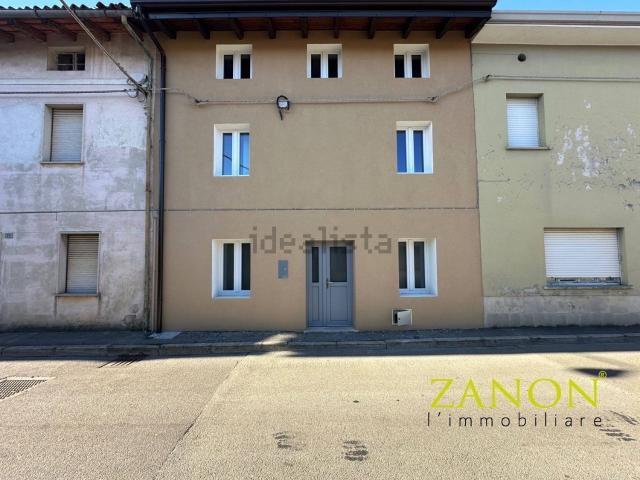 Villetta bifamiliare in vendita di 143 m² in Via Giulio Aristide Sartorio, 13