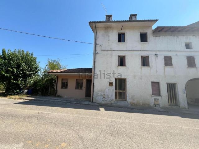 Villetta bifamiliare in vendita di 143 m² in Via Isonzo, 20