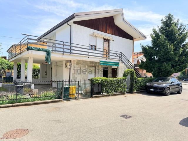 Villetta bifamiliare in vendita di 140 m² in Corso Piemonte, 37
