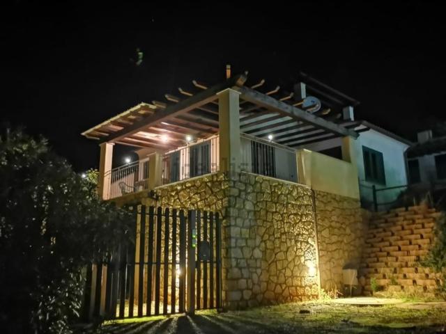 Villetta bifamiliare in vendita di 140 m² in Località Nisporto, 95