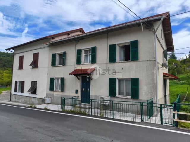 Villetta bifamiliare in vendita di 140 m² in Località Colletta, 6