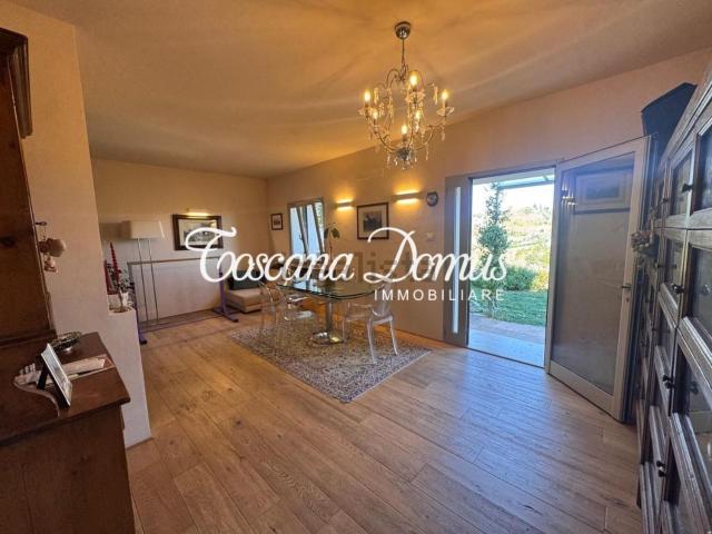Villetta bifamiliare in vendita di 140 m² in Strada di Santa Regina, 25