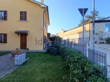 Villetta bifamiliare in vendita di 140 m² in Strada Panoramica Adriatica
