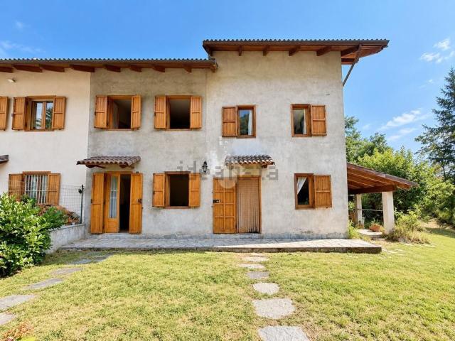 Villetta bifamiliare in vendita di 140 m² in Strada Pianpalmero