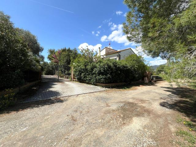 Villetta bifamiliare in vendita di 140 m² in Strada Provinciale del Padule
