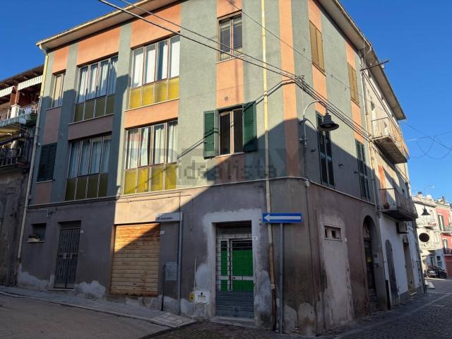 Villetta bifamiliare in vendita di 140 m² in Via 4 Novembre, 4
