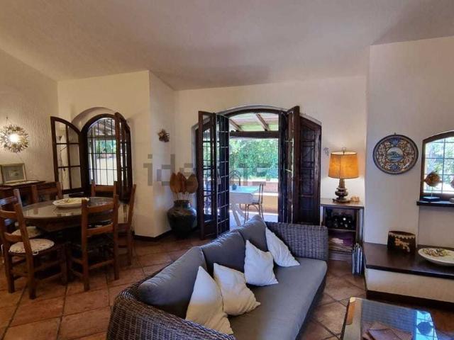 Villetta bifamiliare in vendita di 140 m² in Via Terracina, 94
