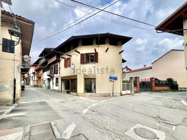 Villetta bifamiliare in vendita di 140 m² in Via Torino, 59