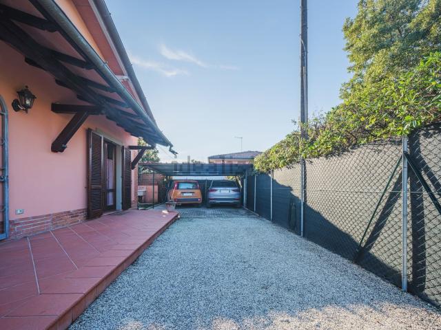 Villetta bifamiliare in vendita di 140 m² in Via Versilia, 15