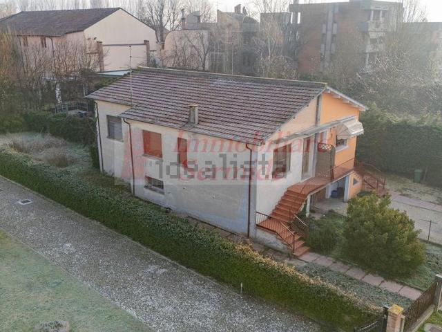 Villetta bifamiliare in vendita di 140 m² in Via XXV Aprile