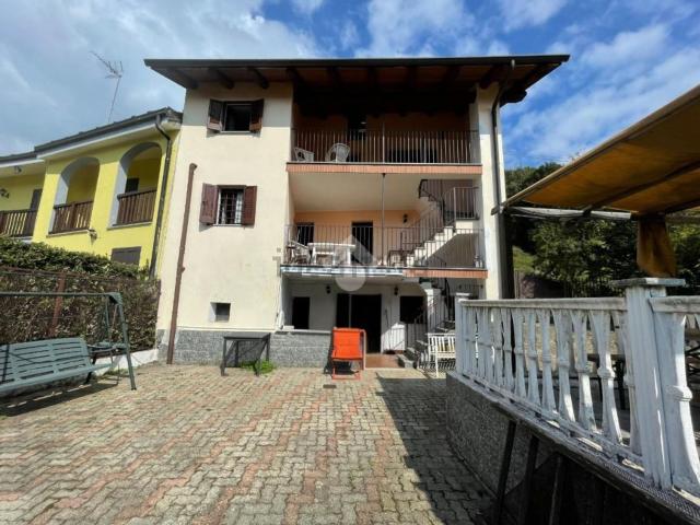 Villetta bifamiliare in vendita di 140 m² in Via Zerbini, 34