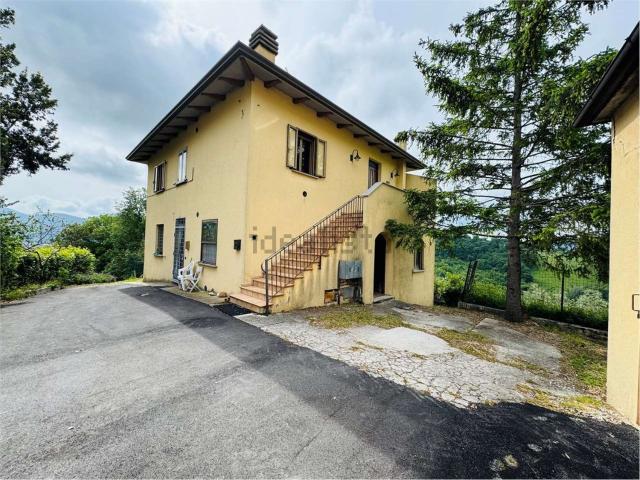 Villetta bifamiliare in vendita di 140 m² in Via Barcone